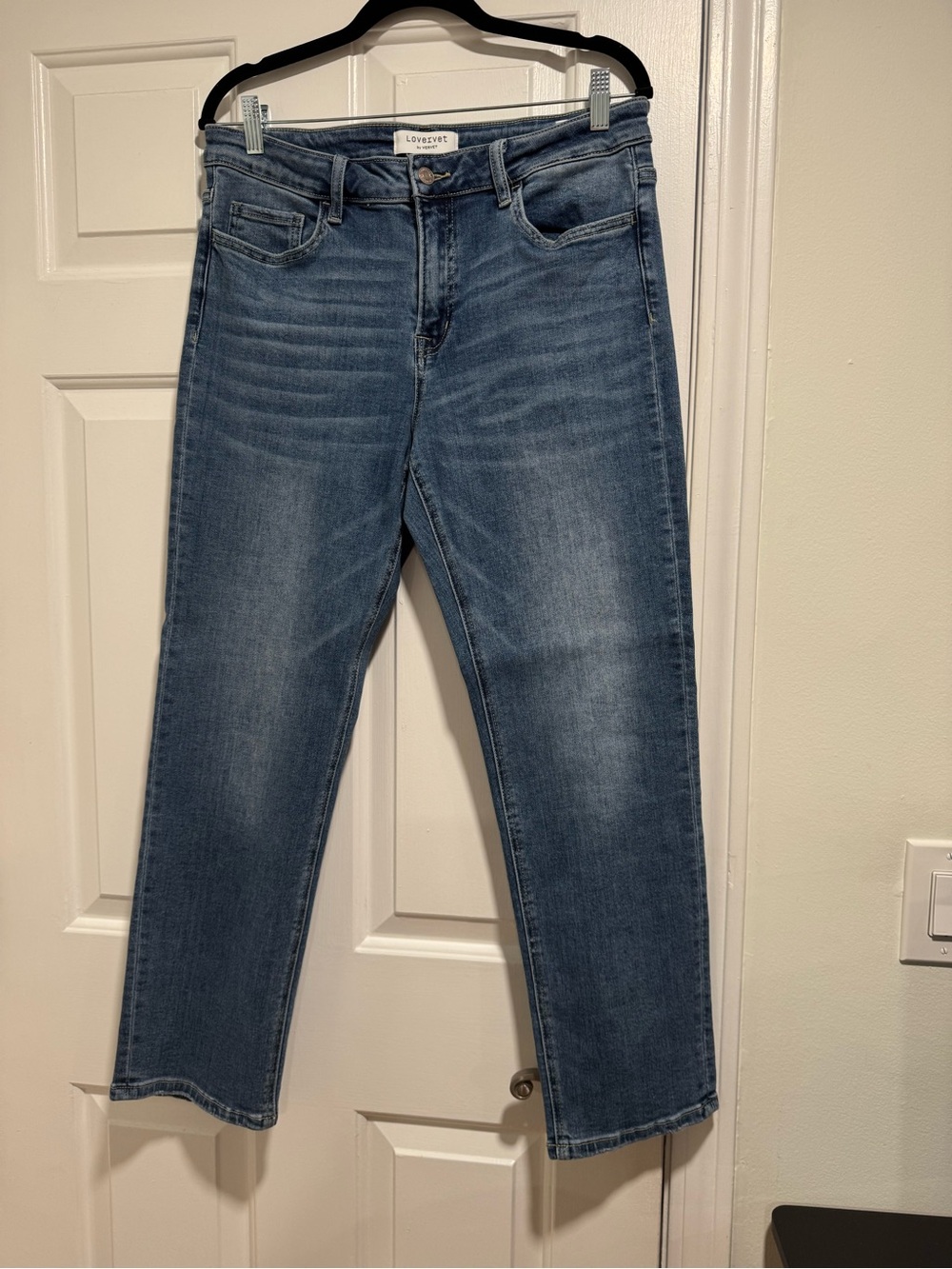 EUC Lovervet Classic Midrise Straight-Leg Jeans in Blue Wash